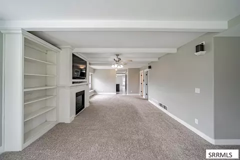 Living - 402 S 1100 W, Pingree, ID 83262 photo 1 of 6
