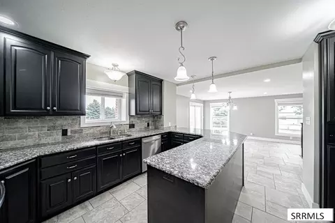 Kitchen - 402 S 1100 W, Pingree, ID 83262 photo 5 of 9