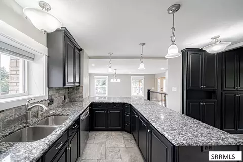 Kitchen - 402 S 1100 W, Pingree, ID 83262 photo 6 of 9