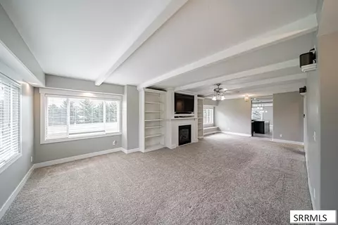 Living - 402 S 1100 W, Pingree, ID 83262 photo 2 of 6