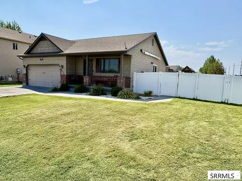 3518 E Pearce Dr, Idaho Falls, ID 83401