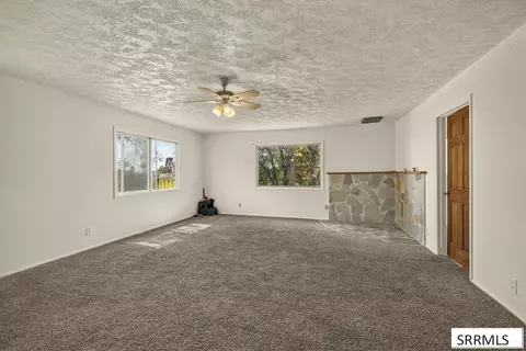 Living - 3148 E 600 N, Menan, ID 83434 photo 4 of 6