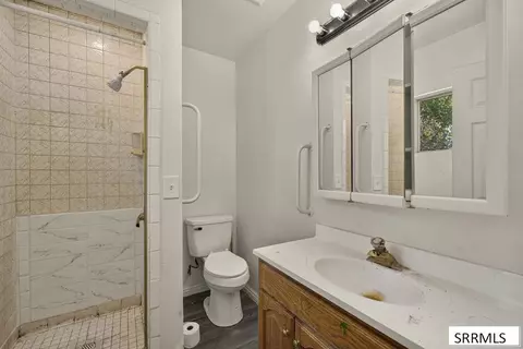 Bath - 3148 E 600 N, Menan, ID 83434 photo 1 of 2
