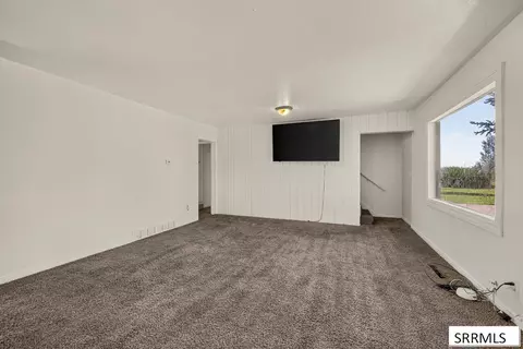 Living - 3148 E 600 N, Menan, ID 83434 photo 3 of 6
