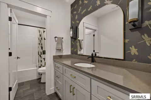Bath - 3873 E Pond View Dr, Ammon, ID 83406 photo 5 of 6
