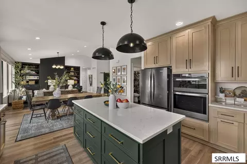 Kitchen - 3873 E Pond View Dr, Ammon, ID 83406 photo 4 of 5