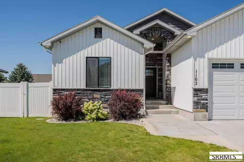 Exterior - 1102 Diamond Dr, Ammon, ID 83406 photo 5 of 9