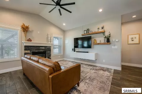 Living - 1102 Diamond Dr, Ammon, ID 83406 photo 1 of 4