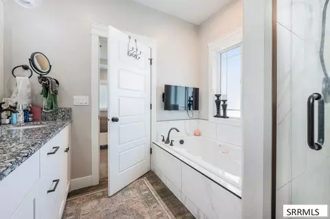 Bath - 1102 Diamond Dr, Ammon, ID 83406 photo 2 of 4