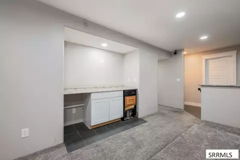 Living - 1102 Diamond Dr, Ammon, ID 83406 photo 2 of 4