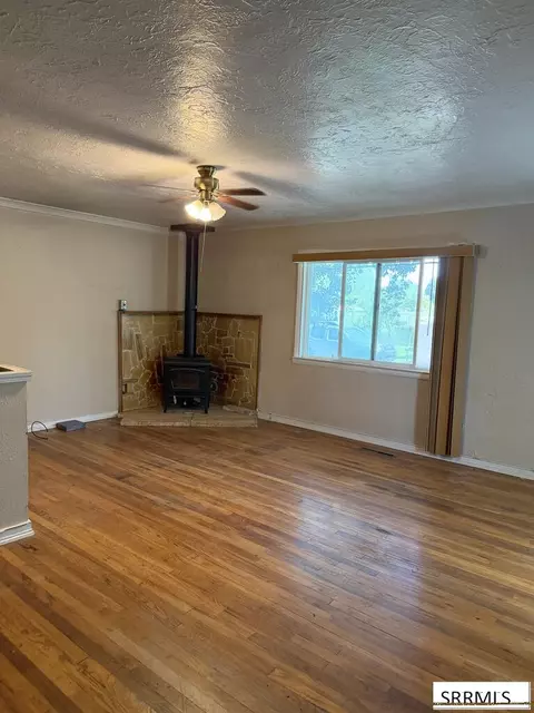 Living - 3575 E 665 N, Menan, ID 83434 photo 1 of 2