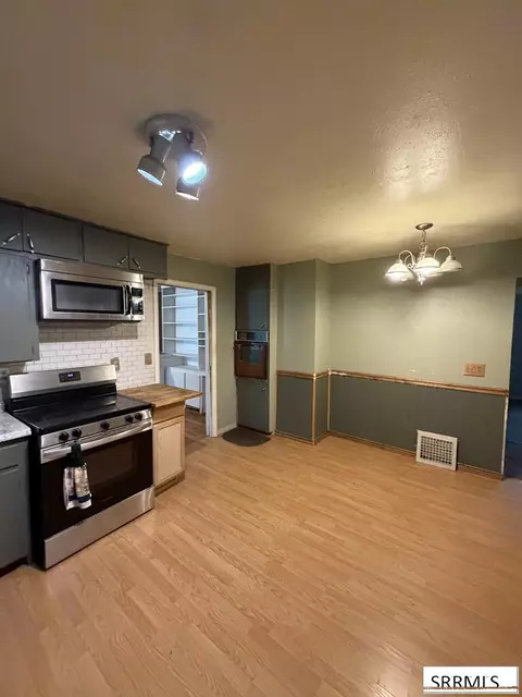 Kitchen - 3575 E 665 N, Menan, ID 83434 photo 2 of 2