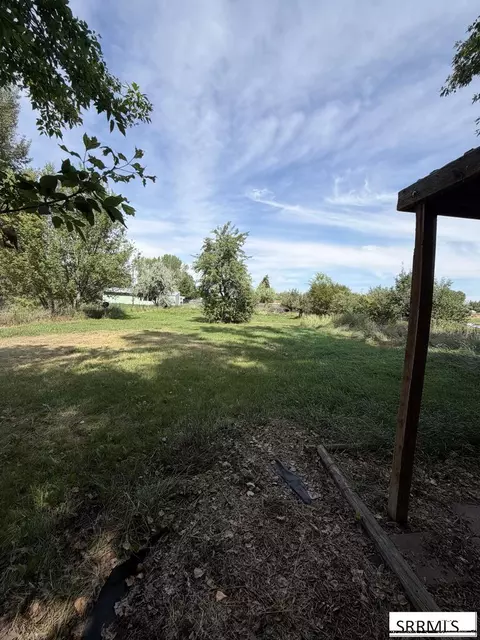 Exterior - 3575 E 665 N, Menan, ID 83434 photo 2 of 2