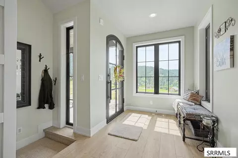 Entry Way - 321 Trail View Rd, Irwin, ID 83428 photo 1 of 4