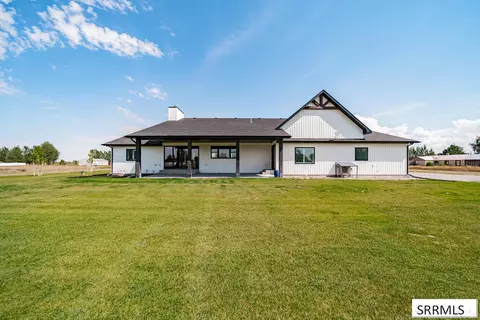 Exterior - 307 N 4200 E, Rigby, ID 83442 photo 6 of 8
