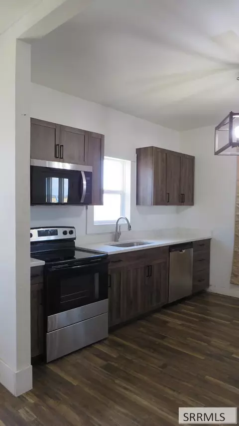Kitchen - 583 N 3500 E, Menan, ID 83434 photo 2 of 5