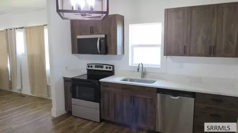 Kitchen - 583 N 3500 E, Menan, ID 83434 photo 3 of 5