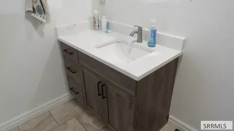 Bath - 583 N 3500 E, Menan, ID 83434 photo 1 of 3