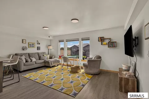 Living - 280 Lorene St #14202, Rexburg, ID 83440 photo 1 of 4
