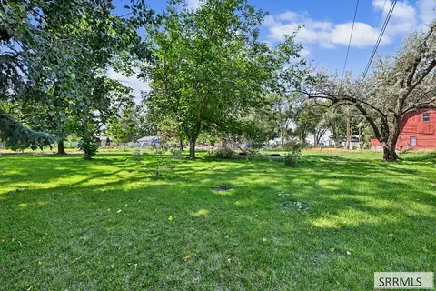 Exterior - 256 E Center St, Shelley, ID 83274 photo 4 of 6