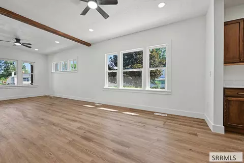 Living - 256 E Center St, Shelley, ID 83274 photo 4 of 4