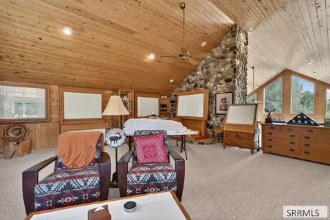 Bedroom - 6258 Bartlett Point Rd, Mackay, ID 83251 photo 13 of 16