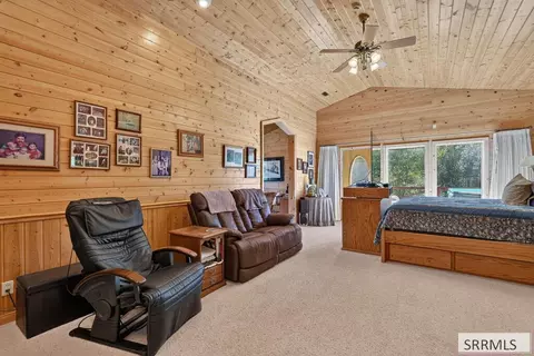 Bedroom - 6258 Bartlett Point Rd, Mackay, ID 83251 photo 15 of 16
