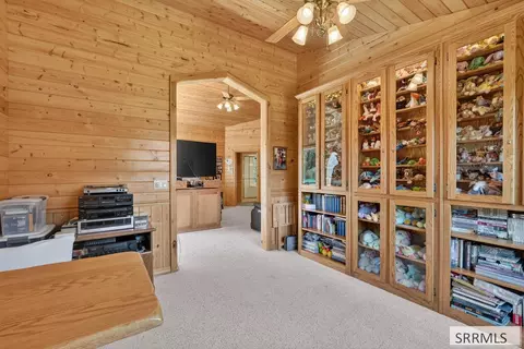 Entry Way - 6258 Bartlett Point Rd, Mackay, ID 83251 photo 5 of 5