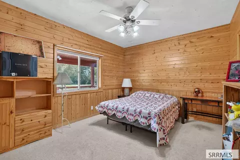 Bedroom - 6258 Bartlett Point Rd, Mackay, ID 83251 photo 9 of 16