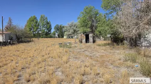 692 Jay St, Arco, ID 83213 photo 2