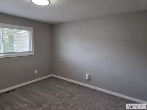 Bedroom - 660 S 2nd E, Saint Anthony, ID 83445 photo 7 of 8