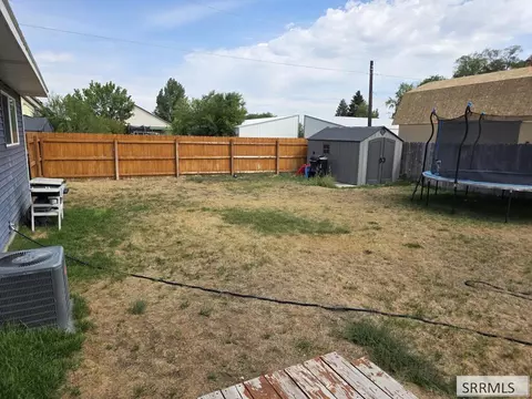 Exterior - 660 S 2nd E, Saint Anthony, ID 83445 photo 2 of 5