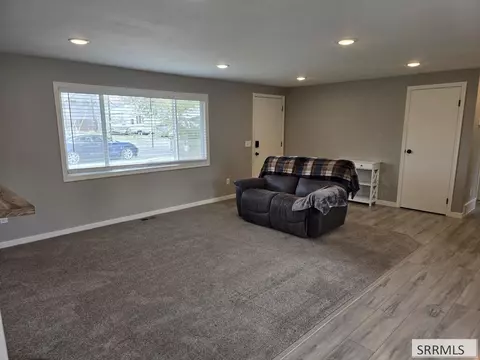 Living - 660 S 2nd E, Saint Anthony, ID 83445 photo 2 of 4