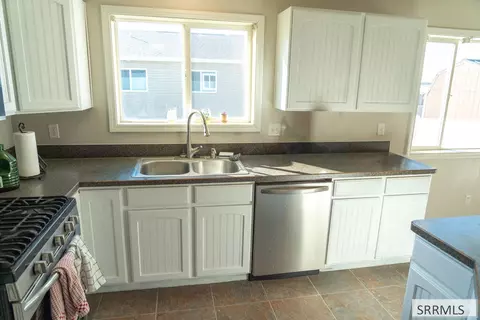 Kitchen - 27 N White Pine Ln, Rigby, ID 83442 photo 2 of 2