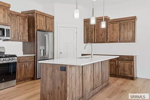 Kitchen - 355 Skyline Peak Loop, Inkom, ID 83245 photo 4 of 6