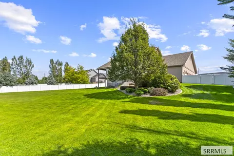 Exterior - 3832 S Founders Pointe Dr, Ammon, ID 83406 photo 8 of 17