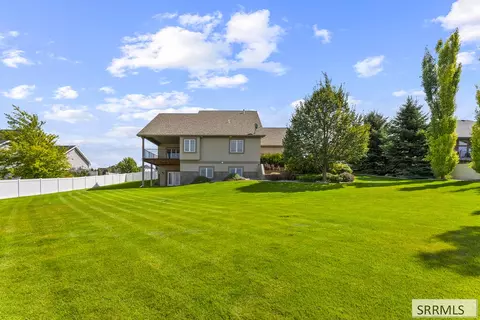 Exterior - 3832 S Founders Pointe Dr, Ammon, ID 83406 photo 10 of 17