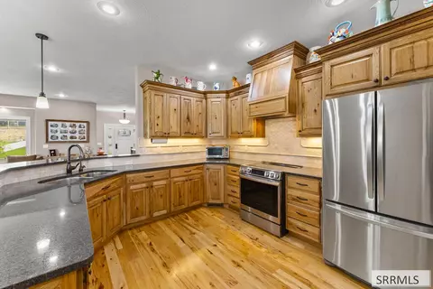 Kitchen - 3832 S Founders Pointe Dr, Ammon, ID 83406 photo 2 of 3