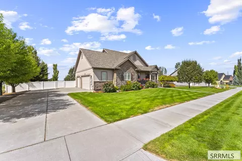 Exterior - 3832 S Founders Pointe Dr, Ammon, ID 83406 photo 13 of 17