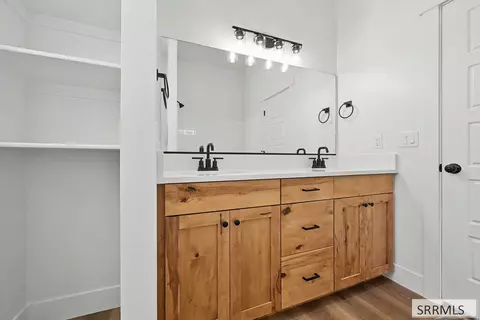 Bath - 3144 Blue Muse Rd, Ammon, ID 83406 photo 1 of 3