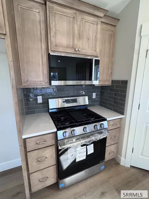 Kitchen - 3786 E 194 N, Rigby, ID 83442 photo 5 of 6