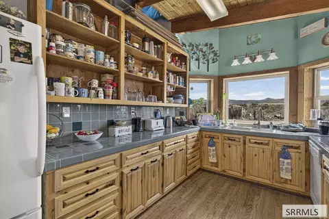 Kitchen - 1493 E Jensen Rd, Mccammon, ID 83250 photo 2 of 5