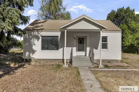 957 S Shilling Ave, Blackfoot, ID 83221