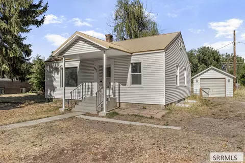 957 S Shilling Ave, Blackfoot, ID 83221