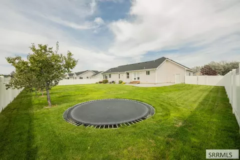 Exterior - 4802 Porter Dr, Ammon, ID 83406 photo 6 of 7