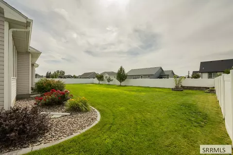 Exterior - 4802 Porter Dr, Ammon, ID 83406 photo 2 of 7