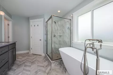 Bath - 4802 Porter Dr, Ammon, ID 83406 photo 1 of 6