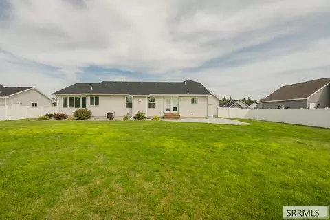 Exterior - 4802 Porter Dr, Ammon, ID 83406 photo 3 of 7