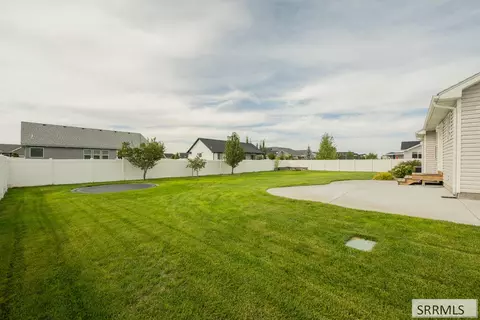 Exterior - 4802 Porter Dr, Ammon, ID 83406 photo 4 of 7