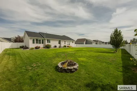 Exterior - 4802 Porter Dr, Ammon, ID 83406 photo 7 of 7